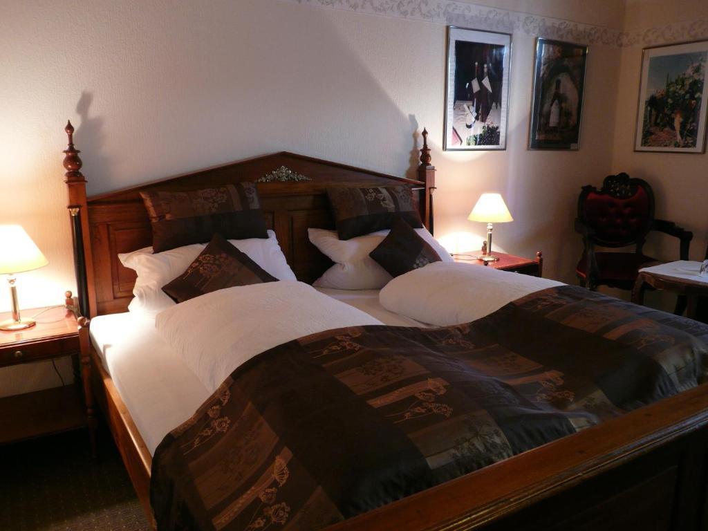 Weingasthof Zum Weissen Ross Osthofen Room photo